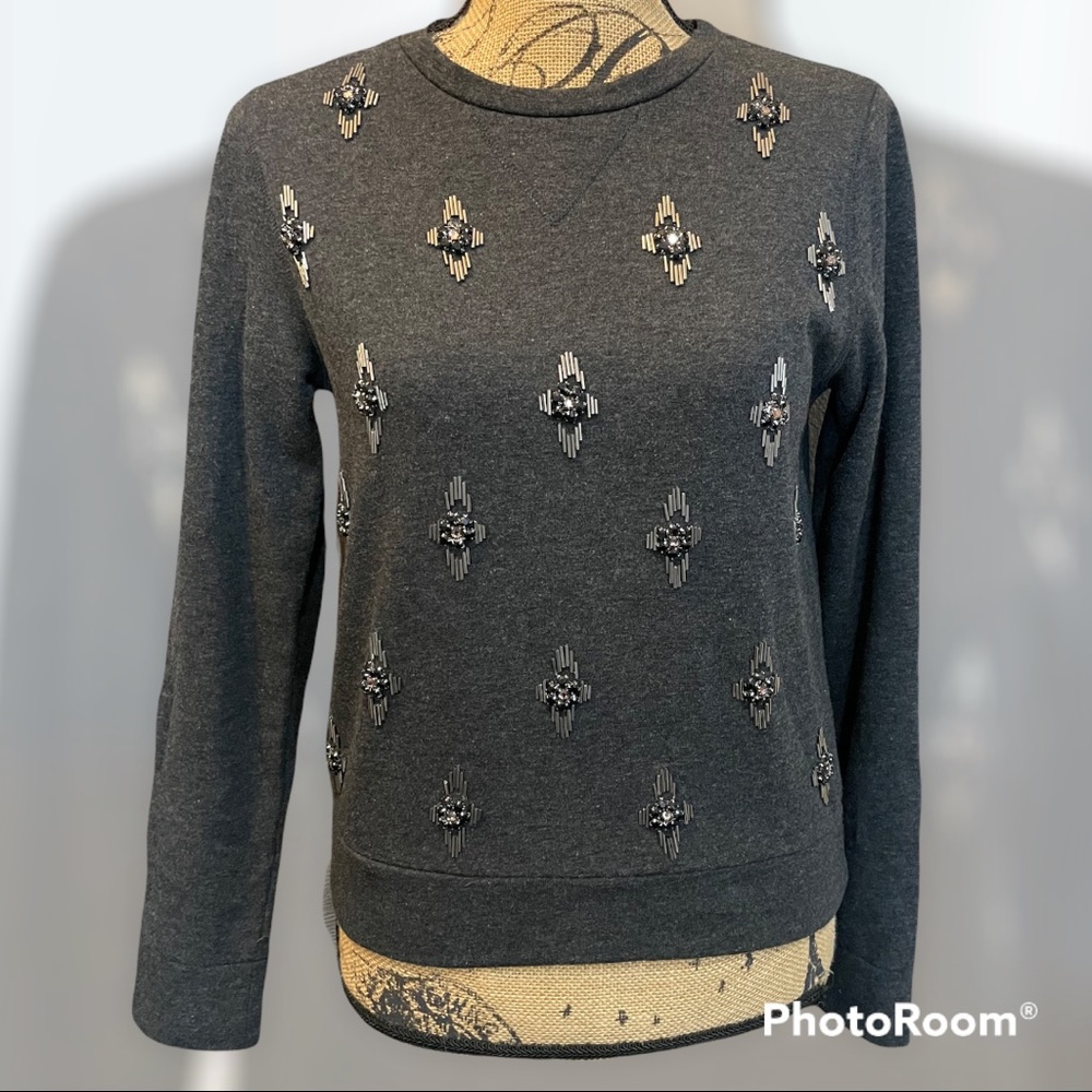 🐥 2/$30 Willow & Clay charcoal gray beaded sweatshirt!